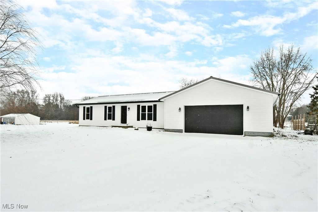 Photo of 5676 Thompson Clark Road, Bristolville, OH 44402 (MLS # 5176942)