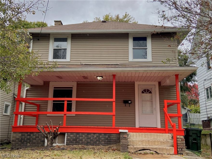Welcome to 1209 15th St. NW, Canton, OH! This spacious 3-bedroom, 1.5-bath home is ready to welcome its new owners. Updated flooring and fresh paint throughout add a touch of modern elegance.
Relax on the large front porch, a perfect spot to unwind and enjoy the outdoors. The detached garage provides convenient parking and additional storage space.
Don't miss the opportunity to make this welcoming property your new home. Schedule a showing today and experience the comfort and space that 1209 15th St. NW has to offer.
