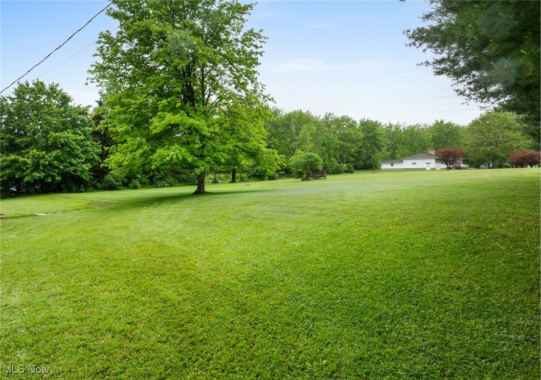8936 Taylor May Road, Chagrin Falls, Ohio image 3