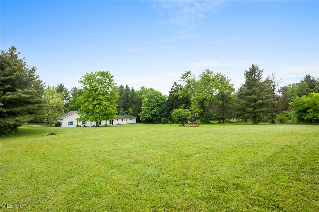 8936 Taylor May Road, Chagrin Falls, Ohio image 4