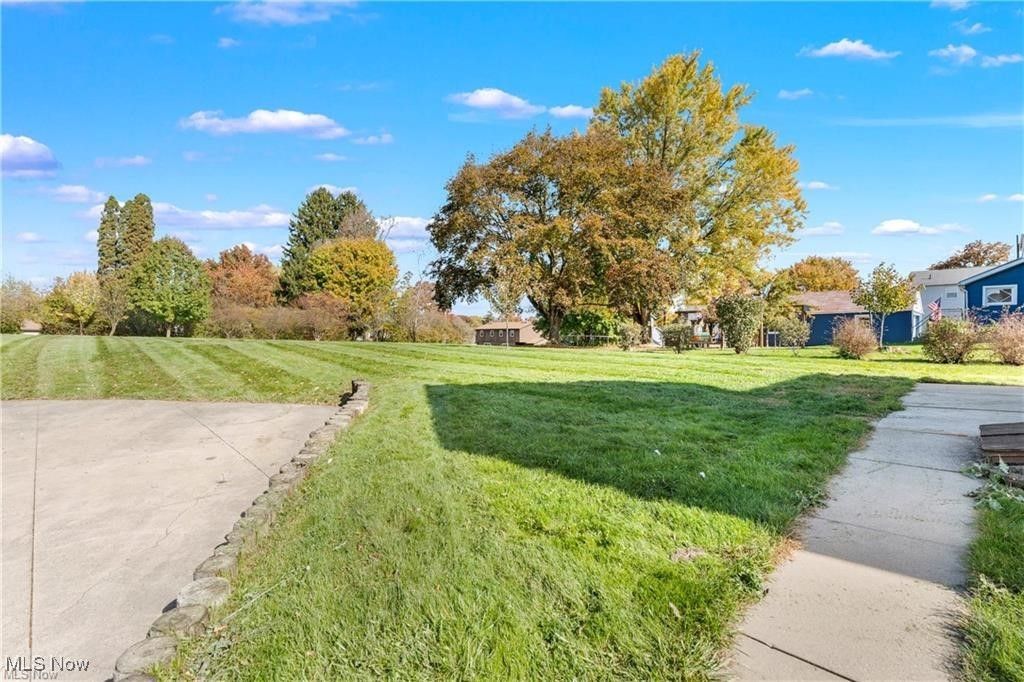 Photo of 1001 Applegrove Street NW, North Canton, OH 44720 (MLS # 5180677)