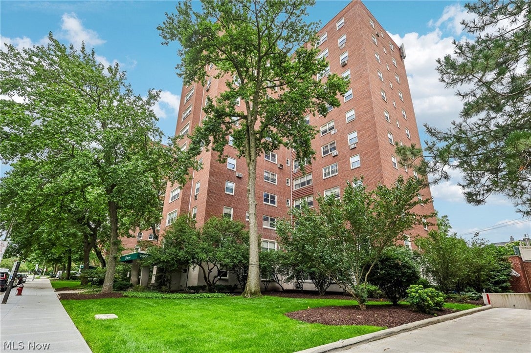 13800 Shaker Boulevard 902