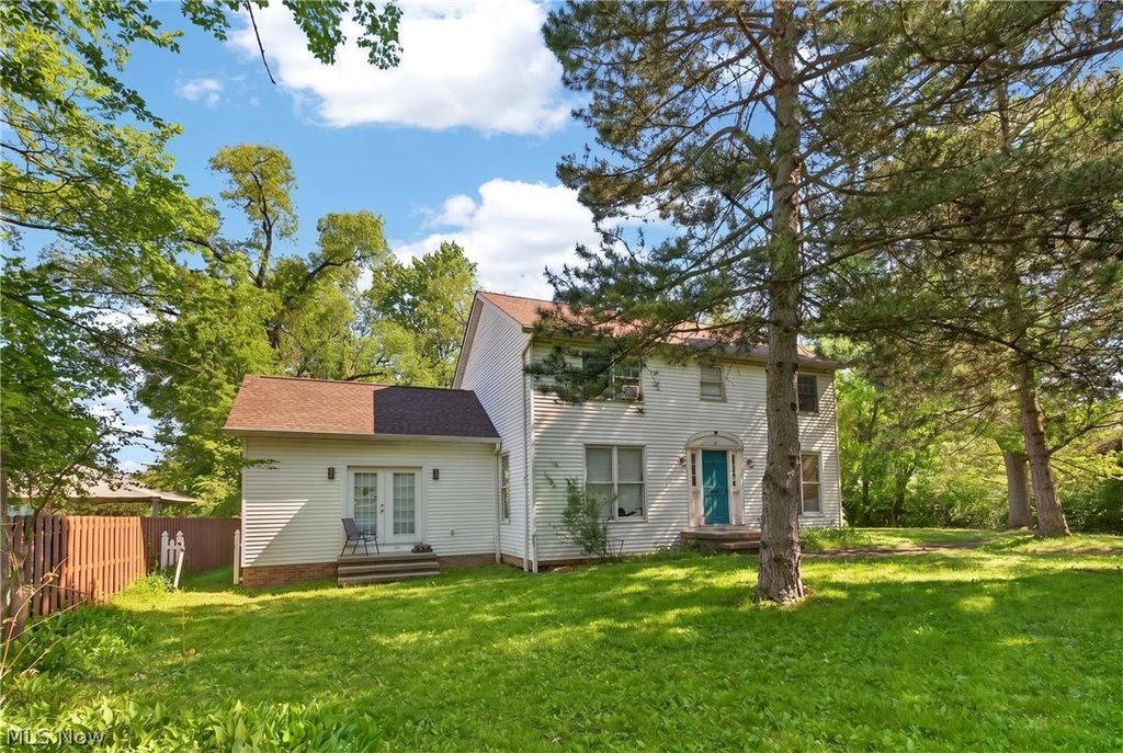 Photo of 22325 Fairmount Boulevard, Shaker Heights, OH 44118 (MLS # 5210425)