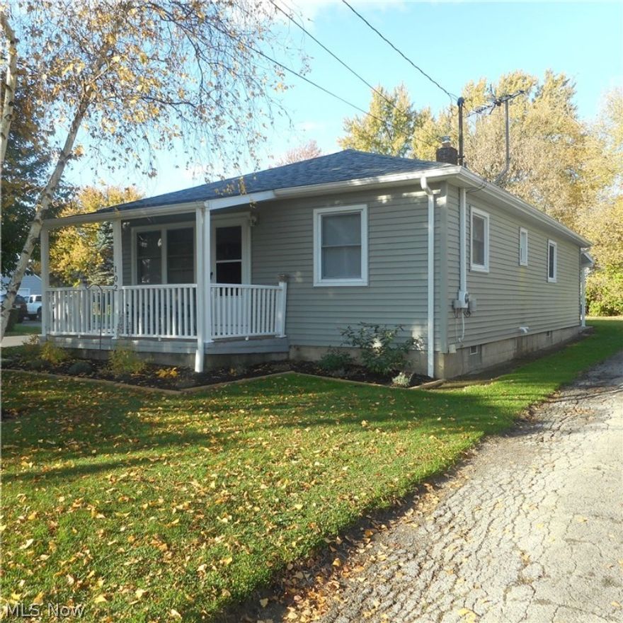 Great home in a great location.
Austintown offers access to the Ohio Turnpike and freeways. Minutes to shopping,restraints, and entertainment.This updated ranch has newer roof, siding,and has a newer carport next to the garage.The double wide driveway takes you to a covered front porch.The remodeled kitchen, includes all appliances , ceramic floors,plenty of cabinets, and a ceiling fans. Enjoy the large living room with a remote controlled ceiling fan.Each of the bedrooms have ceiling fans. Stay cool with central air conditioning.The basement includes a half bath,washer,dryer, and the walls and floor have been painted.
Consider making this your home.
