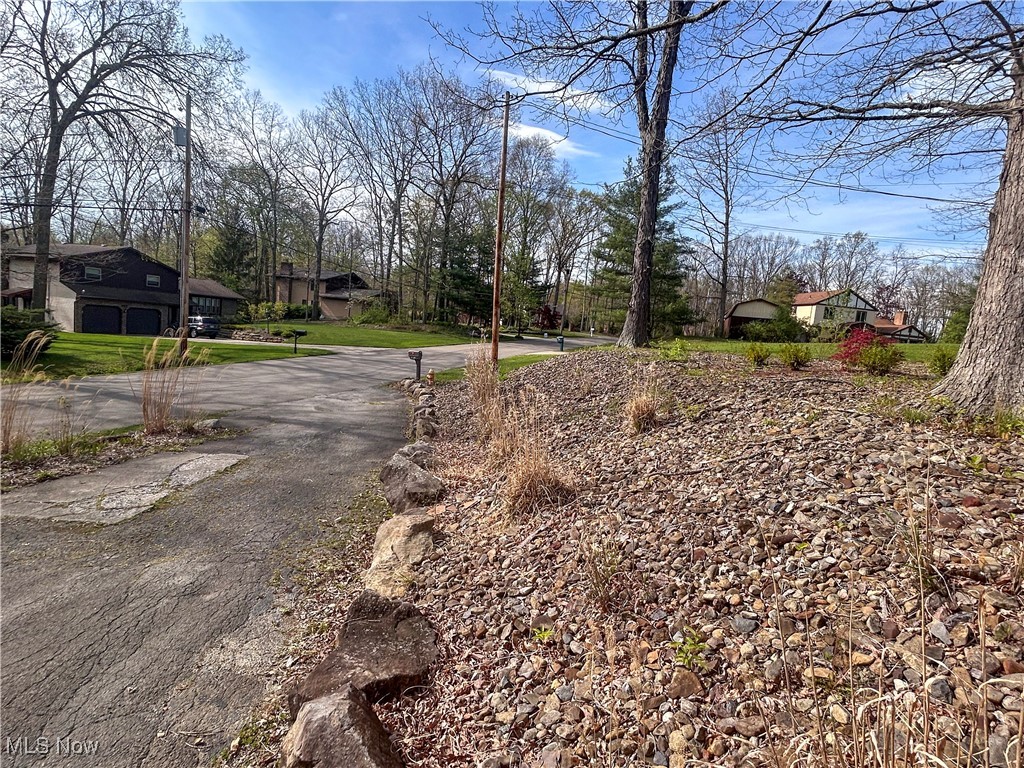 3013 Whispering Pines Drive, Canfield, Ohio image 2