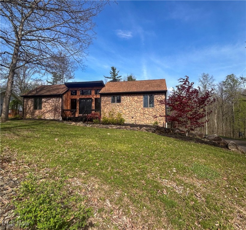 3013 Whispering Pines Drive, Canfield, Ohio image 1