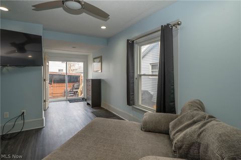 Tiny photo for 557 W Hopocan Avenue, Barberton, OH 44203 (MLS # 5187721)