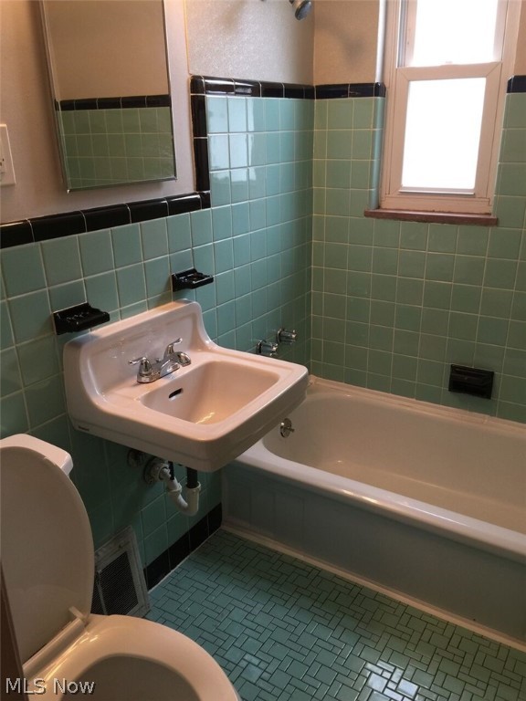 Utopia Beach - Residential Lease