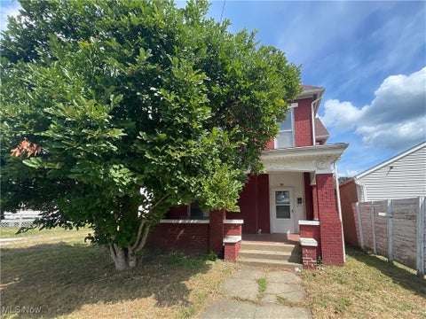 Homes For Sale - 48 S Main Street<br/> Muskingum County, Roseville, OH 43777
