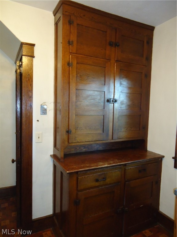 Village/Hartville - Commercial Sale