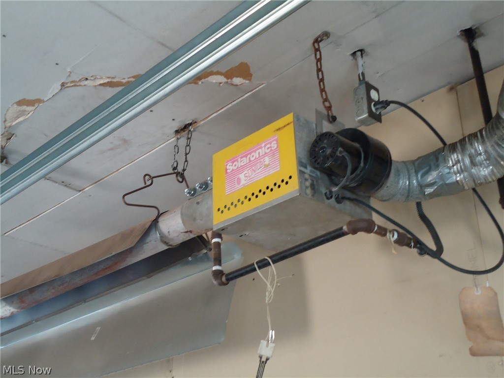 Village/Hartville - Commercial Sale