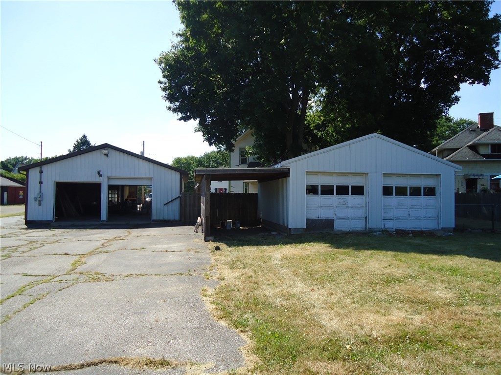 Village/Hartville - Commercial Sale