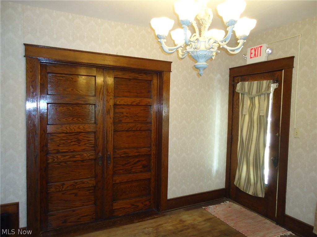 Village/Hartville - Commercial Sale