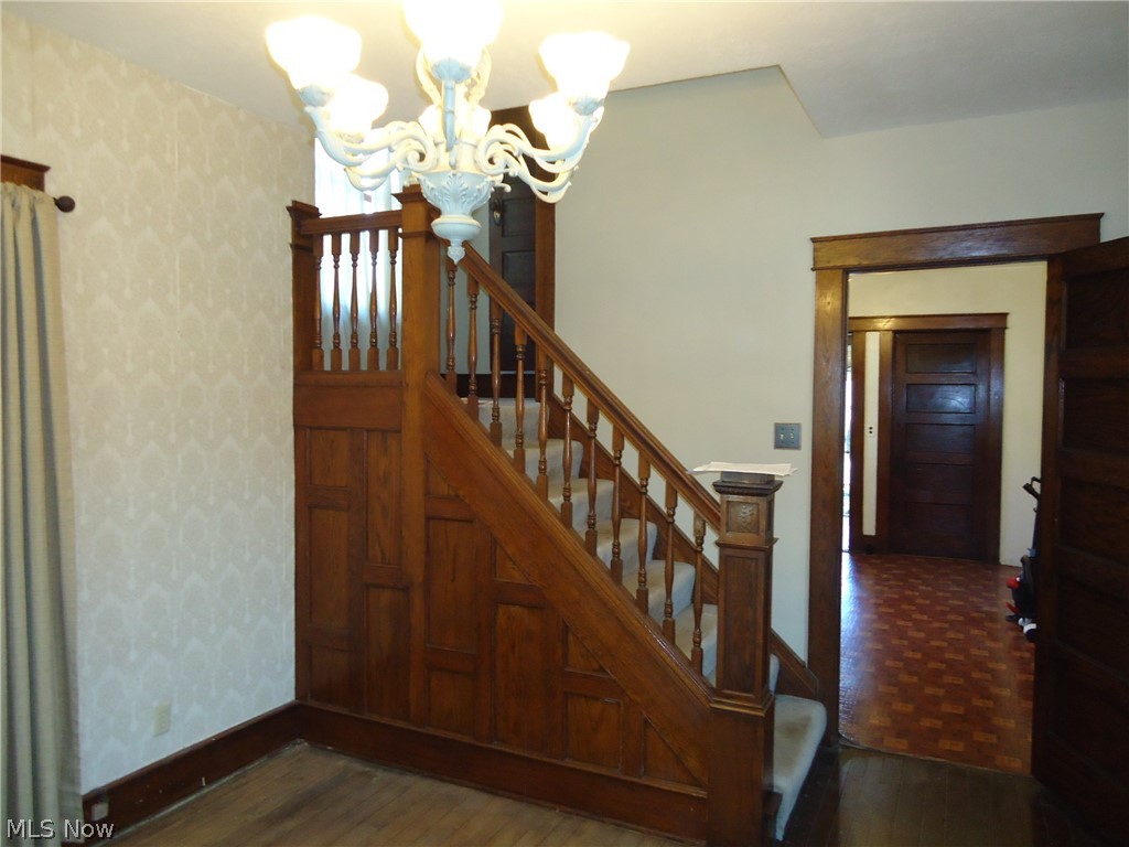 Village/Hartville - Commercial Sale