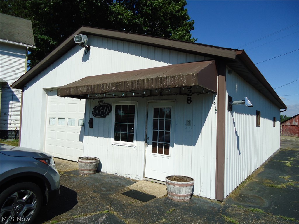 Village/Hartville - Commercial Sale