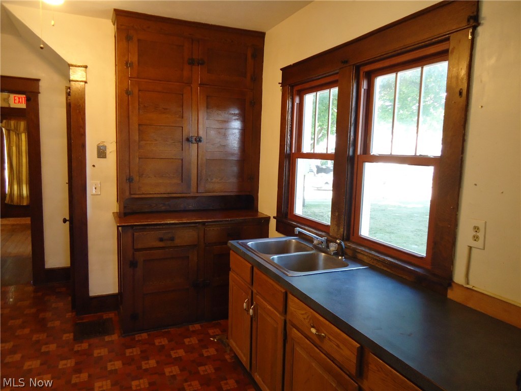 Village/Hartville - Commercial Sale