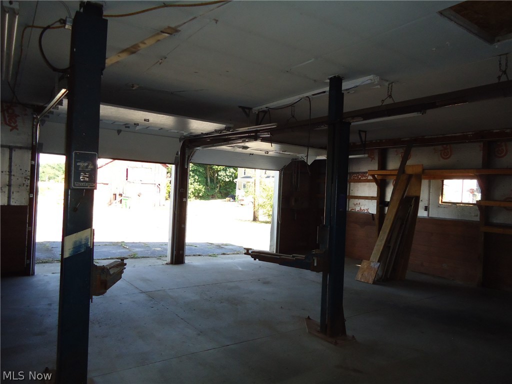 Village/Hartville - Commercial Sale