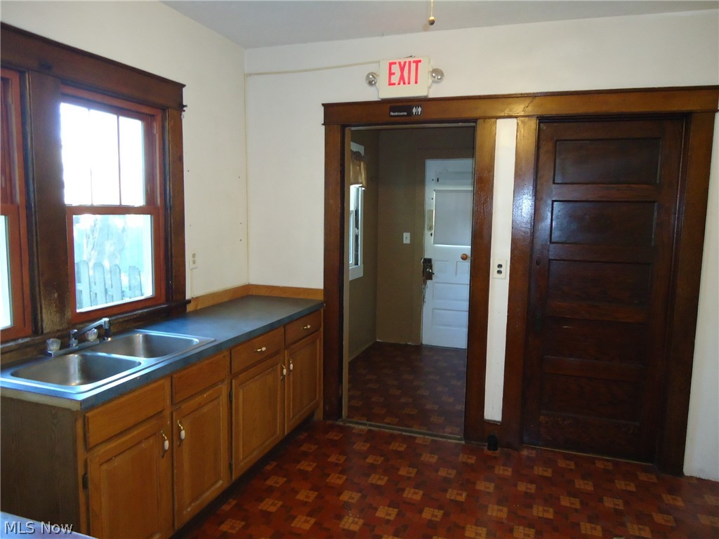 Village/Hartville - Commercial Sale