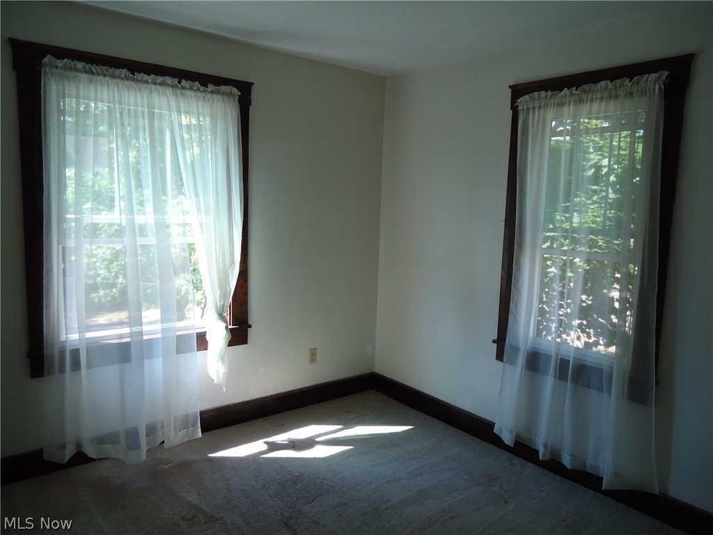 Village/Hartville - Commercial Sale