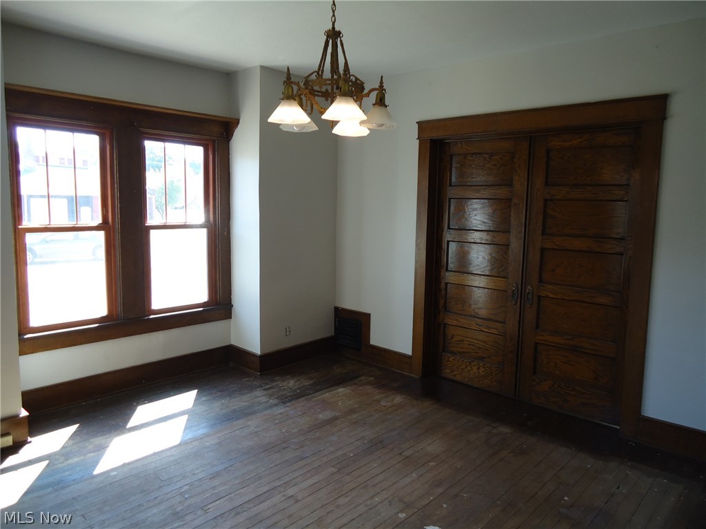 Village/Hartville - Commercial Sale