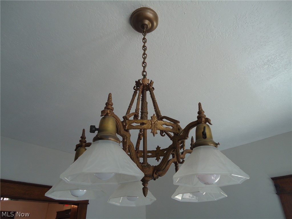 Village/Hartville - Commercial Sale