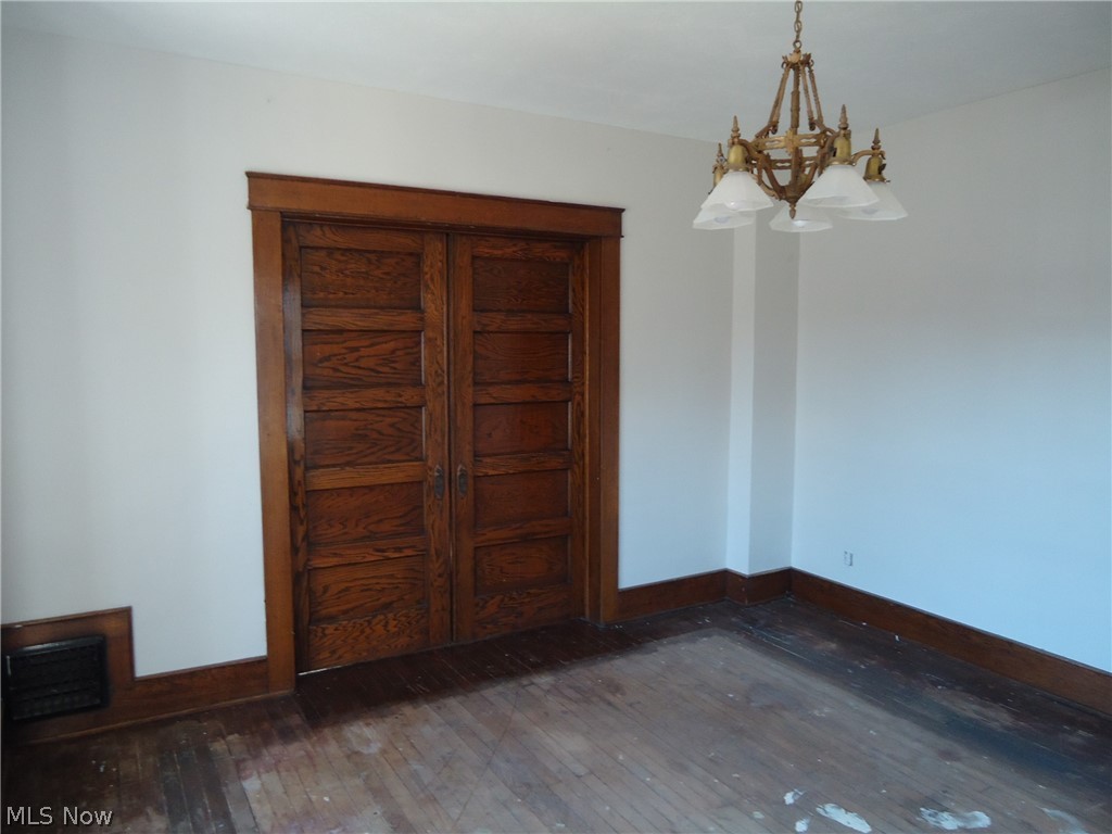 Village/Hartville - Commercial Sale