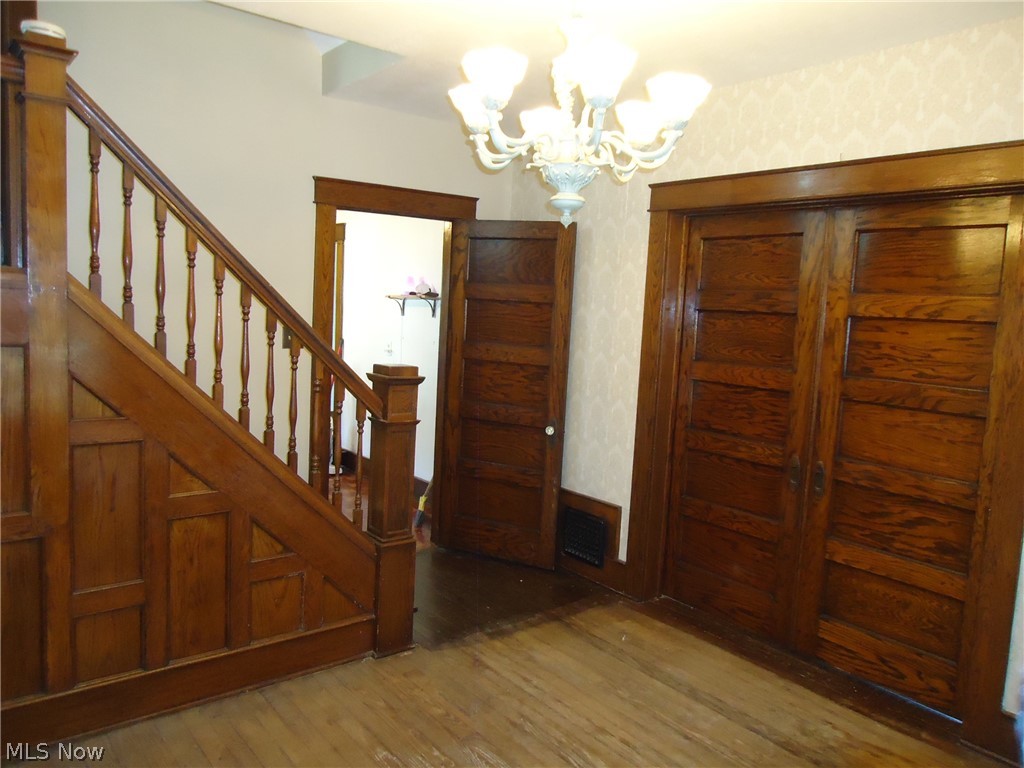 Village/Hartville - Commercial Sale