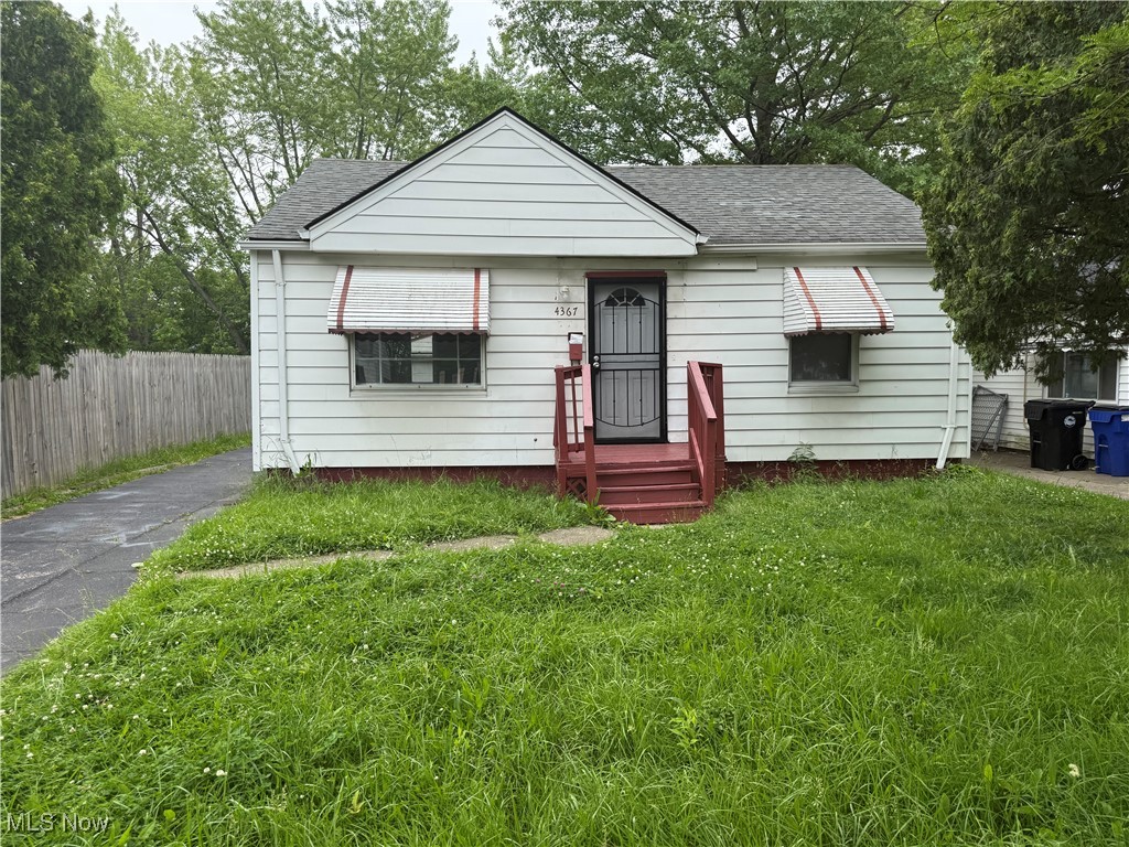 2 bedroom/1 bath single family home with a 2 car detached garage. nice kitchen & bath, freshly painted interior and newer flooring. Rent is $1099 with Section 8 and EDEN 2 bedroom voucher welcome. Tenant responsible for water/sewer/trash and maintaining the landscaping.Call listing agent to schedule appointment. Rental requirements:Credit score of 600+. 500 - 600 is considered conditional.Less than 3 items in collections, excluding student loan and medical. Monthly income of 2.5 times the amount of the monthly rent.Thorough Eviction Check. $50 Non Refundable App Fee for all Adults who will be occupying the property.Applications can only be completed online.Typical Security Deposit equivalent to one months rent, pending results of background checks. Tenants must have the electric and gas transferred into their name and obtain renters insurance prior to receiving keys to the property. Single family residence are responsible for water/sewer/trash and maintaining the landscaping.