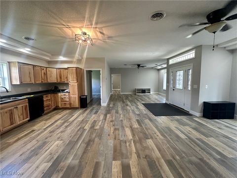 Tiny photo for 41 W Bell Avenue, Mcconnelsville, OH 43756 (MLS # 5141134)