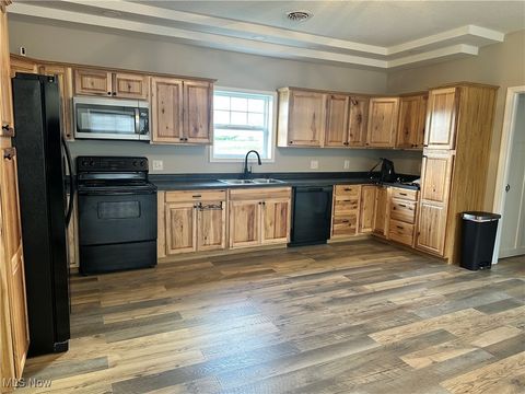 Tiny photo for 41 W Bell Avenue, Mcconnelsville, OH 43756 (MLS # 5141134)