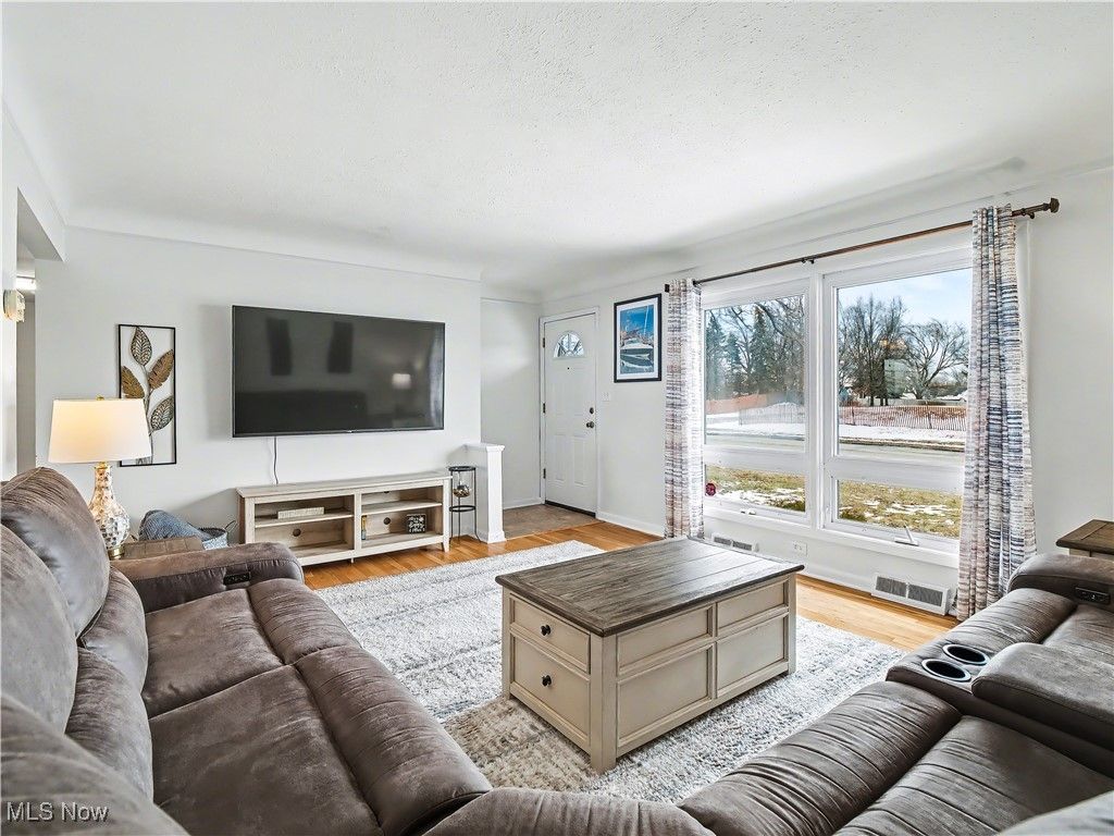 Photo of 3640 Hetzel Drive, Parma, OH 44134 (MLS # 5181728)