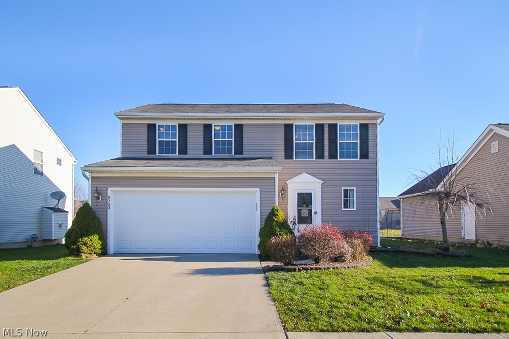 Beautiful open concept home in this wonderful family friendly neighborhood. New LVT floors throughout the great room and kitchen. The slider door off the kitchen takes you right out to the cozy back patio.
Upstairs you'll find a huge primary bedroom with large walk in closet and a full bathroom. Two more bedrooms and another full bath on this same floor. As well, enjoy the conveniency of the 2nd floor laundry room!
The basement offers an additional room perfect for an office or play room.
Come check this one out today!