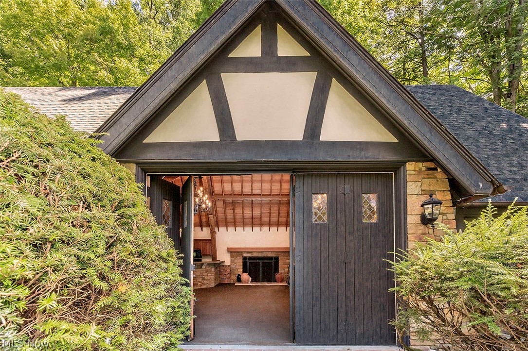 7020 S Woodland Road