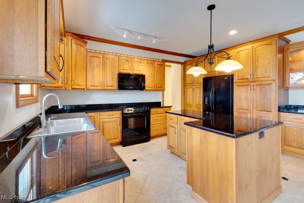 615 Crystal Brooke Drive, Hinckley, Ohio image 13