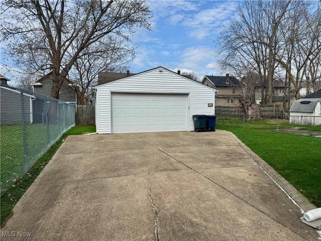 163 E Mapledale Avenue, Akron, Ohio image 2
