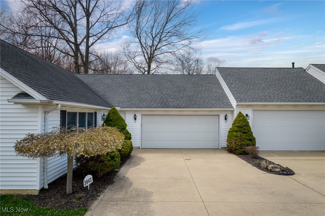 3943 Hilltop Drive, Vermilion, Ohio image 40