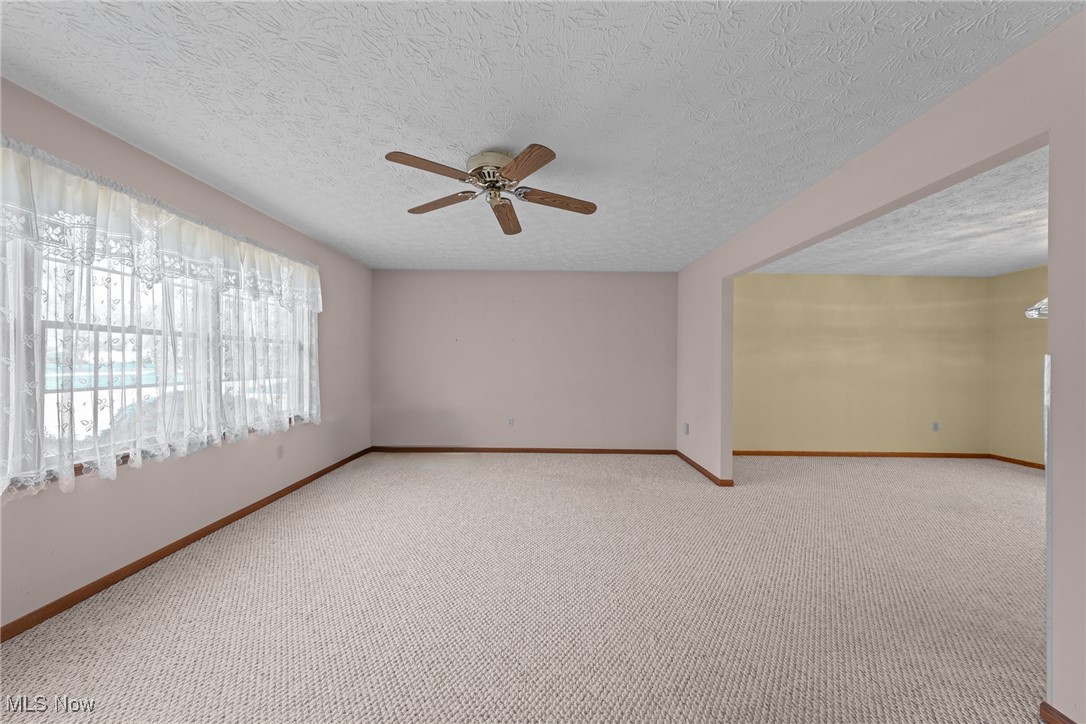 3943 Hilltop Drive, Vermilion, Ohio image 14