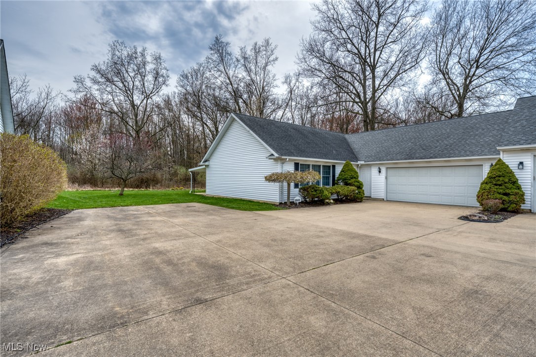 3943 Hilltop Drive, Vermilion, Ohio image 37