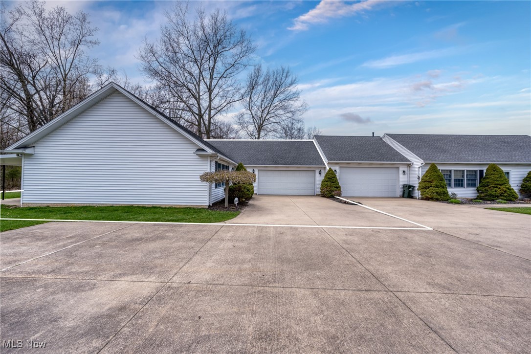 3943 Hilltop Drive, Vermilion, Ohio image 38