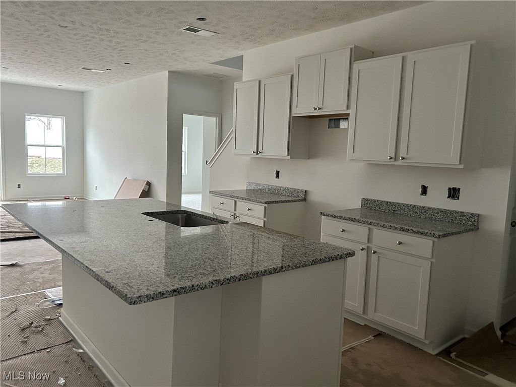 Photo of 5076 Shepherds Glen Gln, Willoughby, OH 44094 (MLS # 5184041)