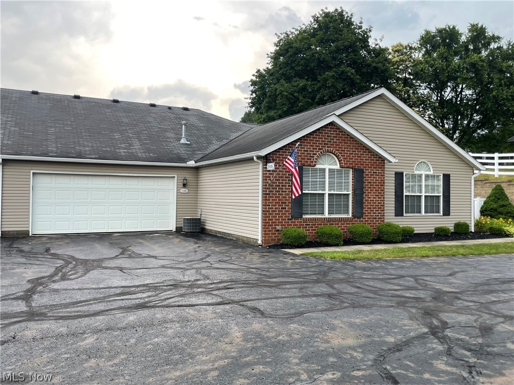 Woodbury Glen Condo - Residential