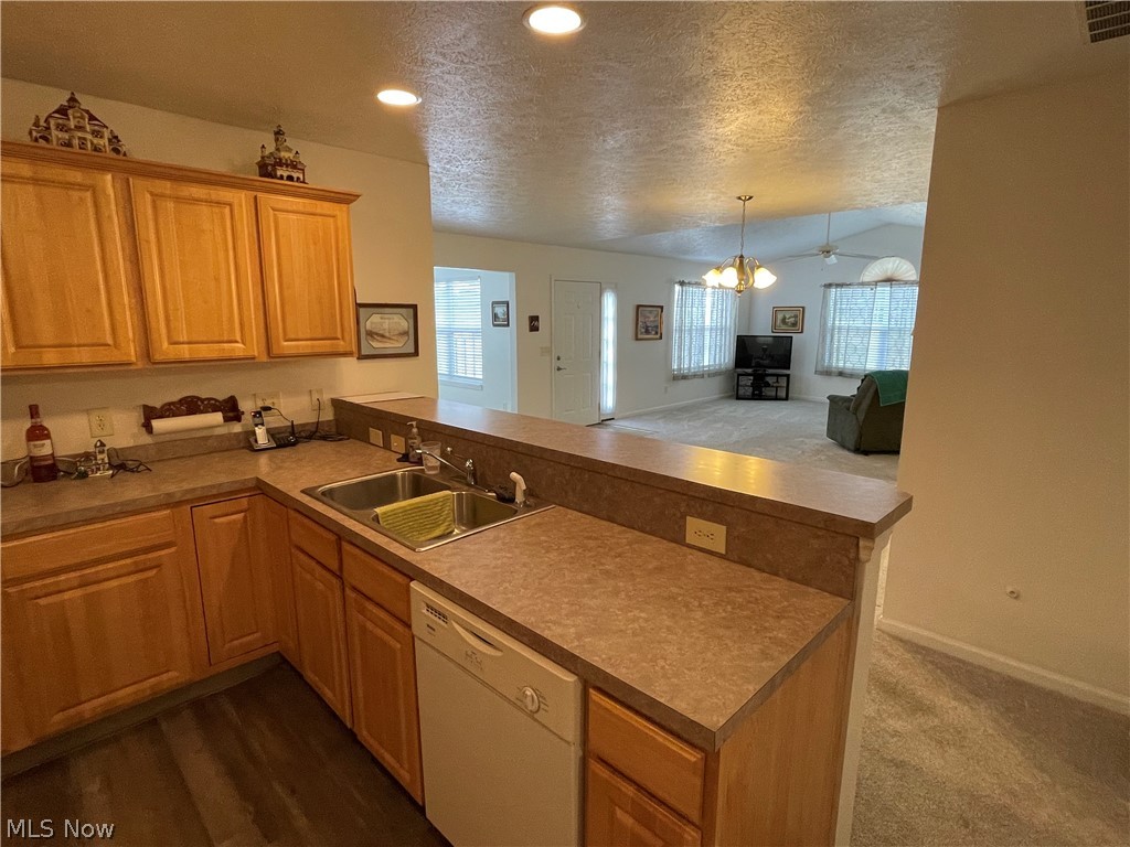 Woodbury Glen Condo - Residential