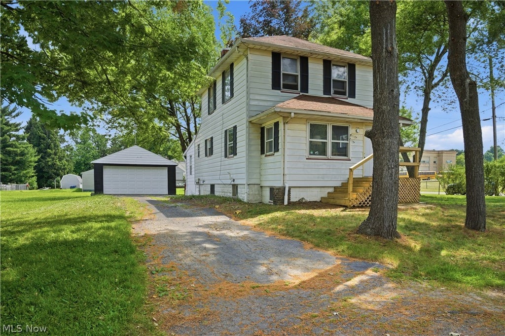 Photo of 2453 Eddie Street, Youngstown, OH 44509 (MLS # 5217742)