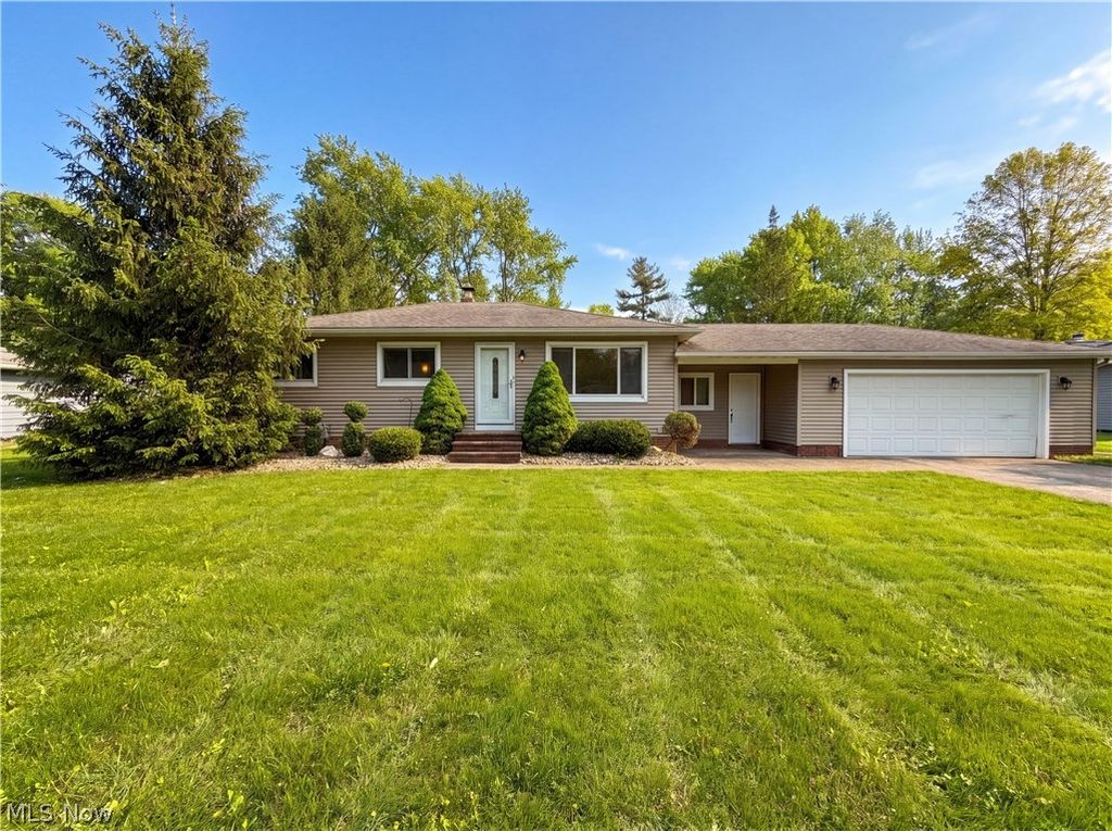Photo of 10845 Gregory Lane, North Royalton, OH 44133 (MLS # 5210102)