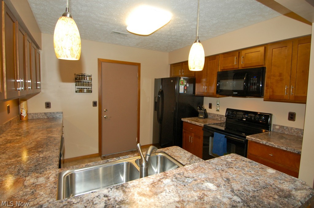 Acorn Crk Condo - Residential