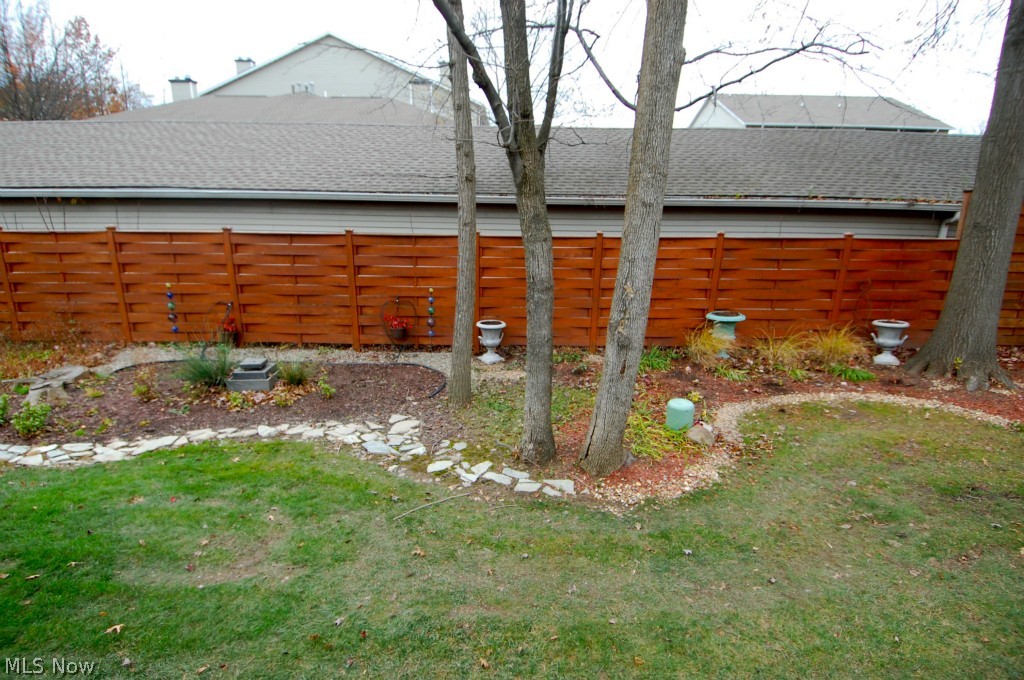 Acorn Crk Condo - Residential