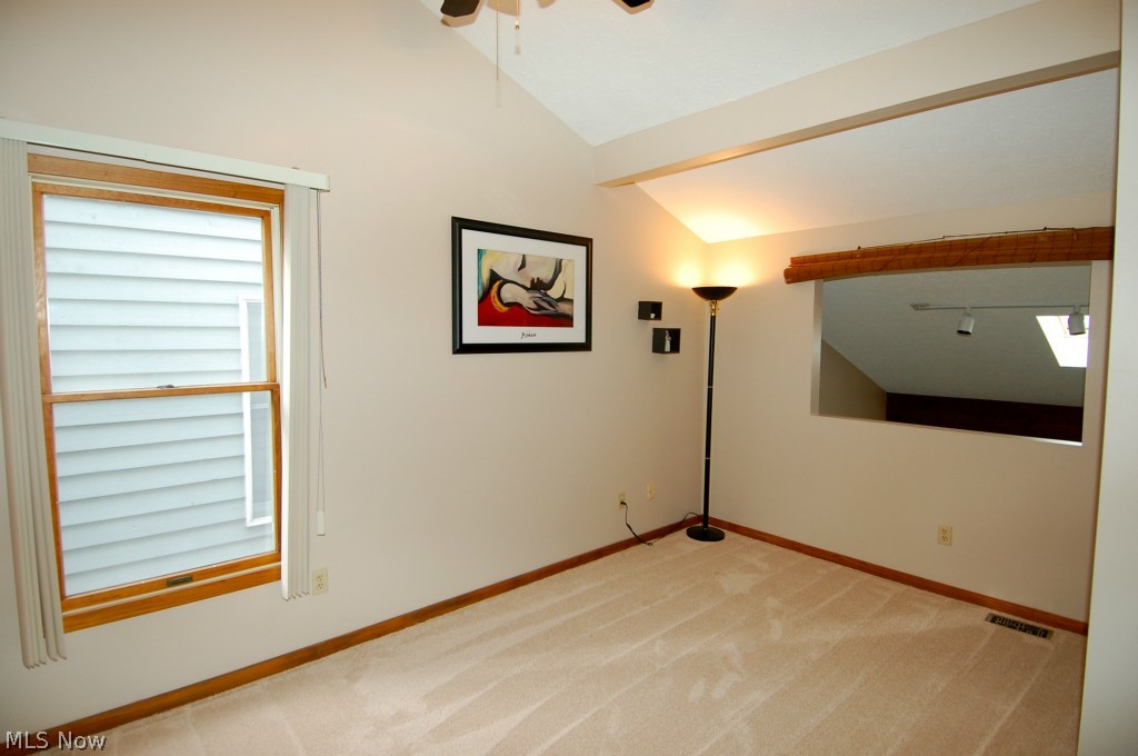 Acorn Crk Condo - Residential