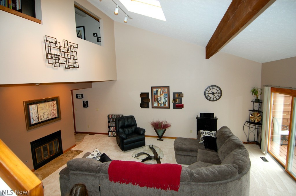 Acorn Crk Condo - Residential