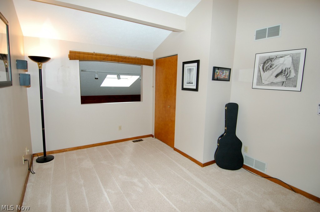 Acorn Crk Condo - Residential