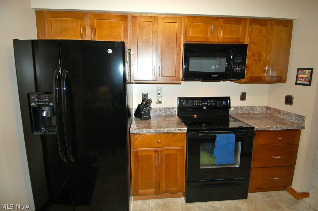 Acorn Crk Condo - Residential